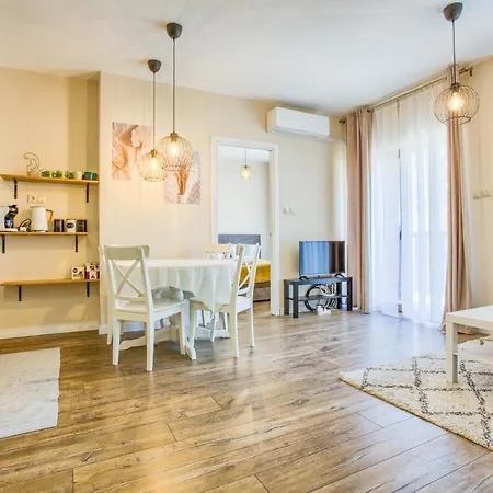 Cozy 2bd In By Flat Mаnager アパート *